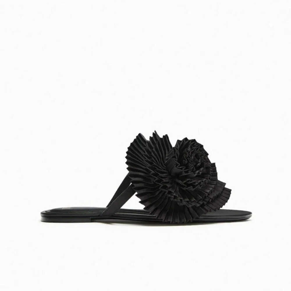 NWT Zara black pleated fabric floral detail flat sandals, EU 37 - Picture 5 of 14